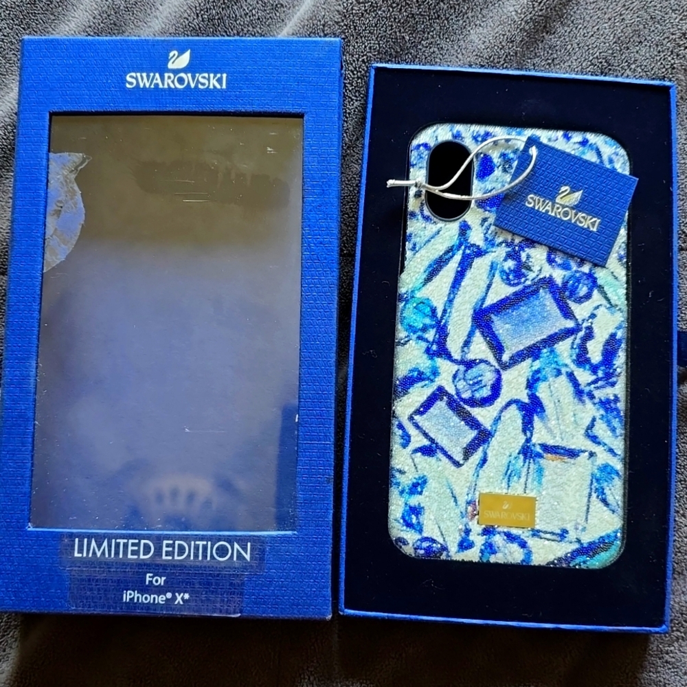 IPHONE  X  Swarovski phone case. Stylish and elegant